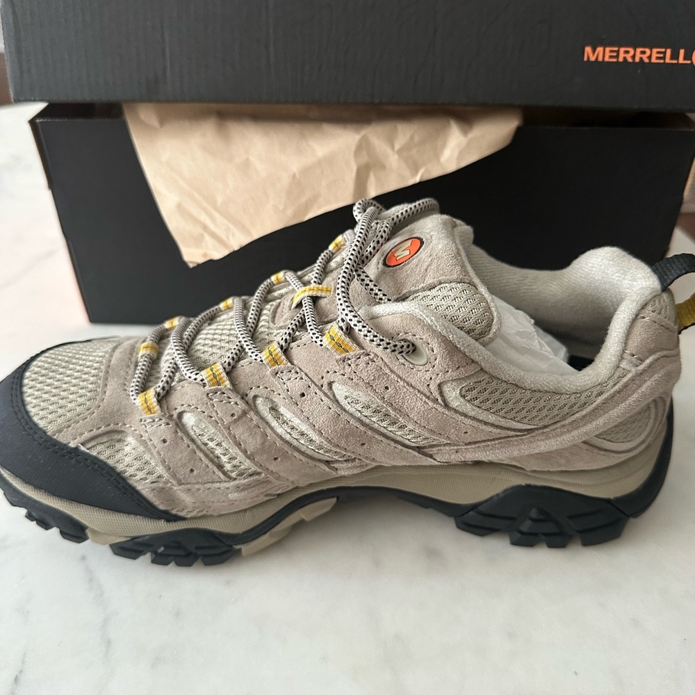 New Women’s Merrell hiking sneakers